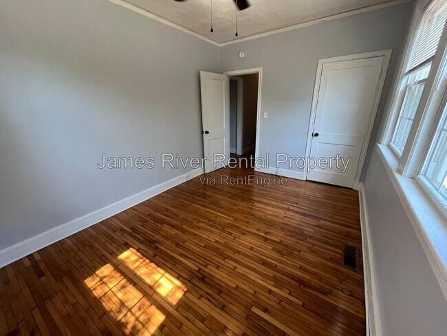 Building Photo - 900 Dearing St