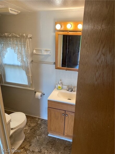 Building Photo - 665 Devitt Ave