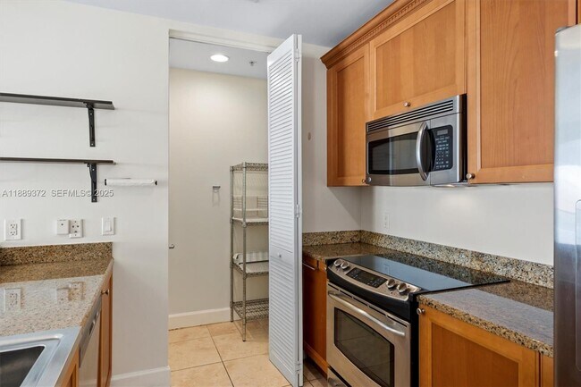 Building Photo - 55 Merrick Way