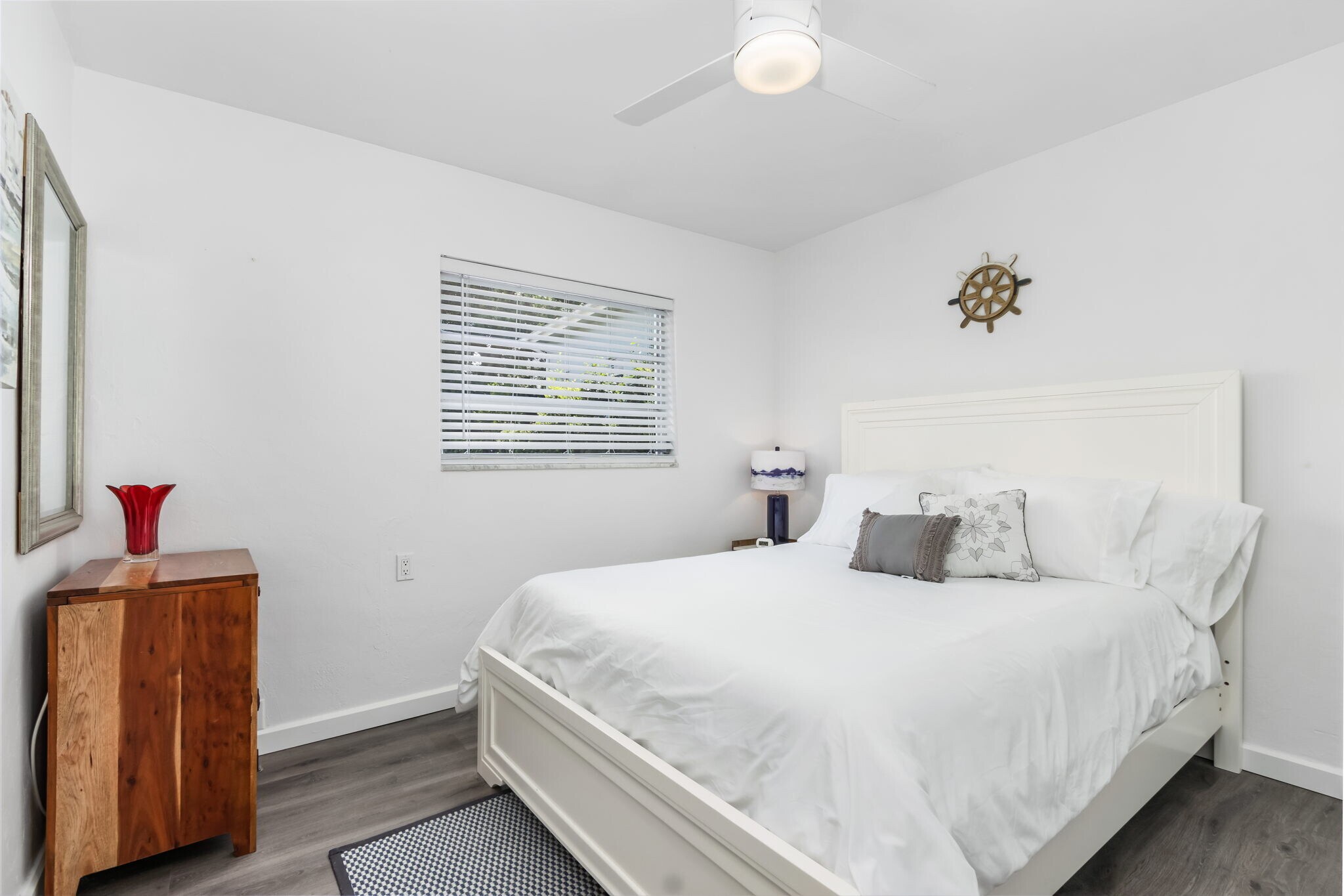Building Photo - 9262 Vanderbilt Dr