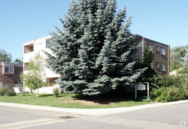 Primary Photo - Hunters Glen Ii