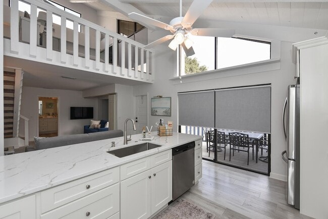 Building Photo - 1605 S US HIGHWAY 1