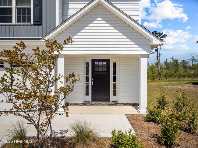 Building Photo - 358 N Ardsley Ln