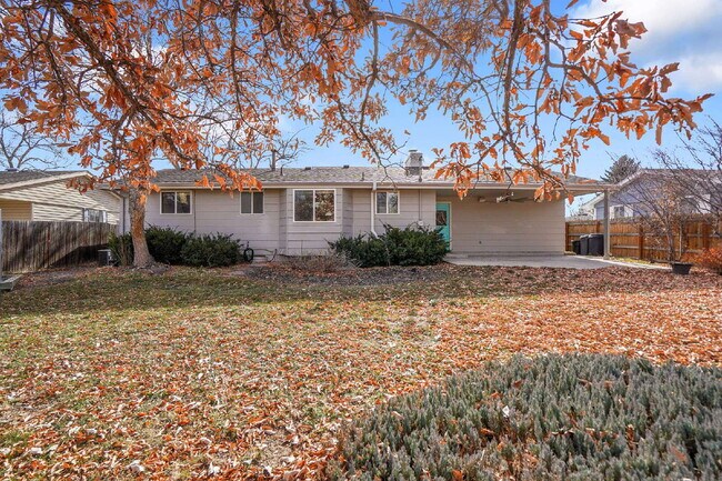 Building Photo - $2,795.00 - $300 OFF First Months' Rent - 5 Bedrooms, 2 Bathrooms, Single Family Home in Broomfie...