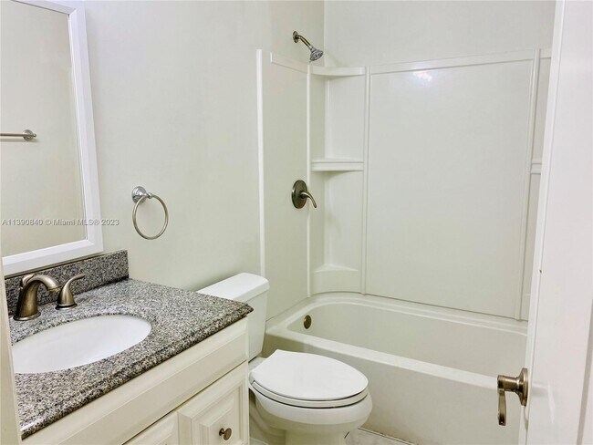 Building Photo - 6225 SW Kendale Lakes Cir