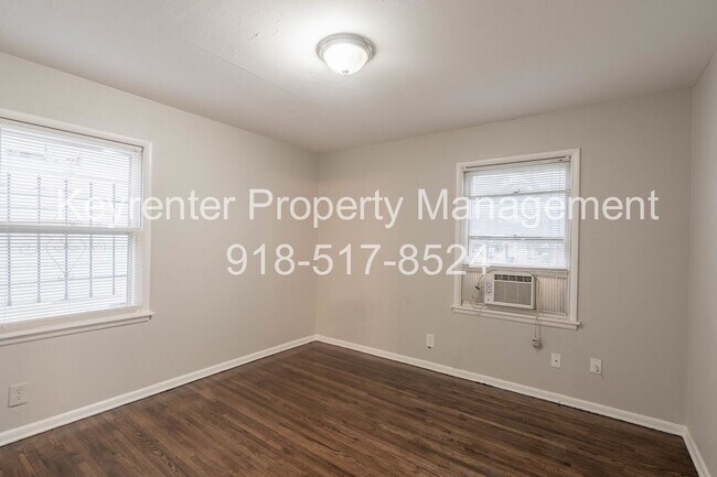 Building Photo - 1553 E 53rd St N