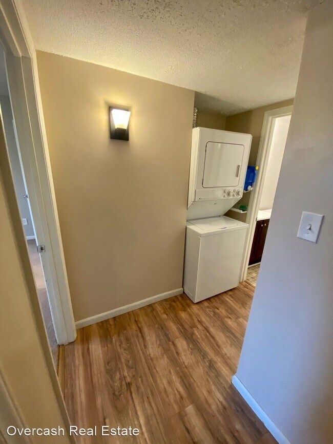 Building Photo - 2 br, 2 bath House - 123 Carriage House Drive