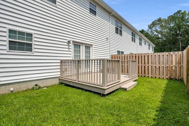 Building Photo - 3 Bedroom 2.5 Bathroom 1488 sf townhome in Cypress Point - Richmond Hill