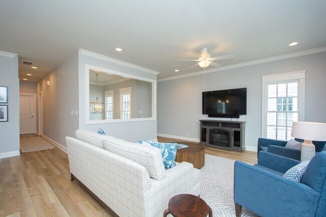 Building Photo - Norton Commons Fully Furnished Condo for Rent!
