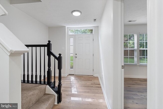 Building Photo - 7022 Dasher Farm Ct