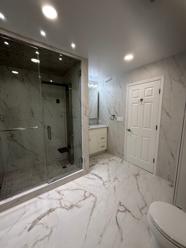 Building Photo - 227 Spring Creek Cir