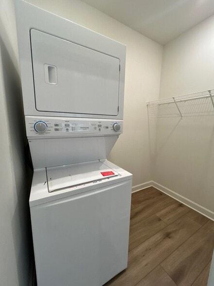 Building Photo - 244 Linden St