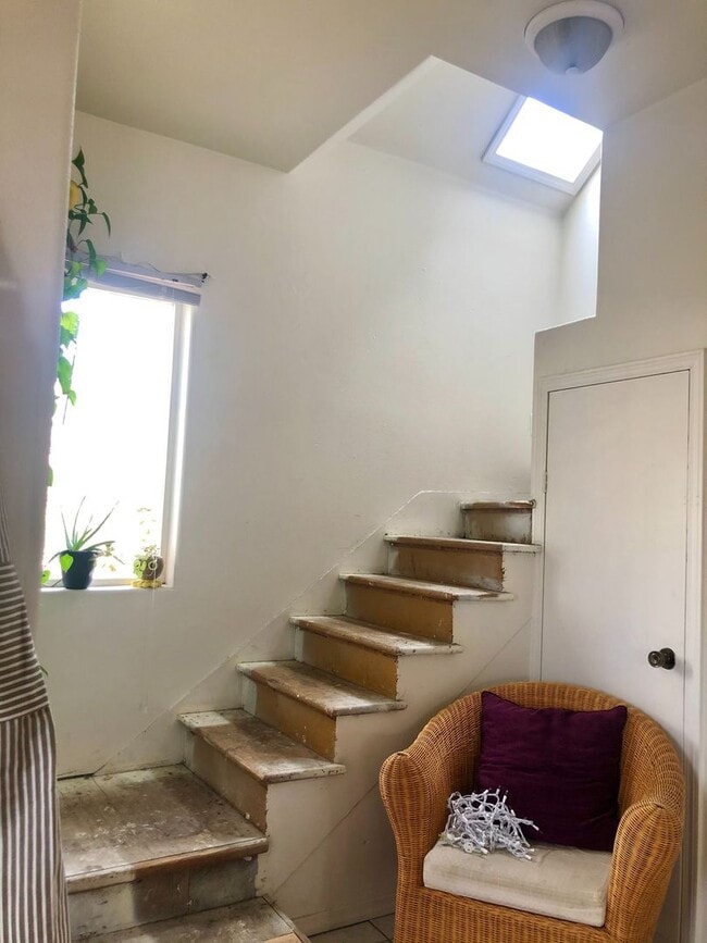 Building Photo - 614 S Washington St