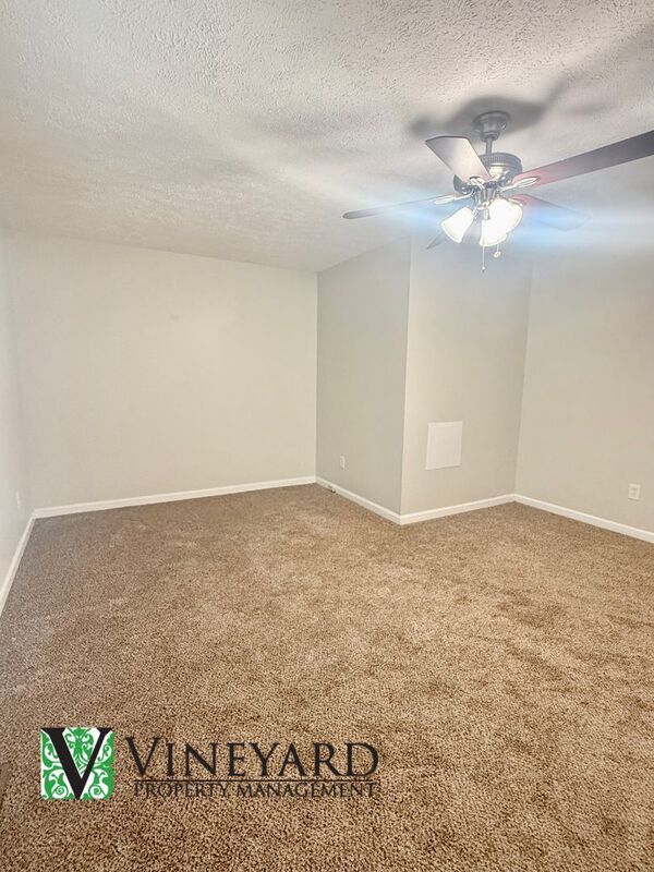 Building Photo - 4520 Bartow Carver Rd