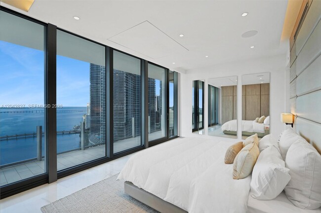 Building Photo - 300 Biscayne Blvd Way