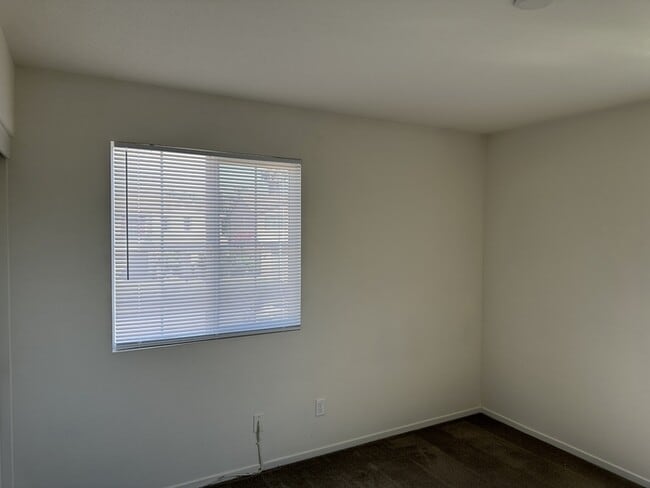 Building Photo - Stockton 4 Bedroom 2.5 Bathroom Home.