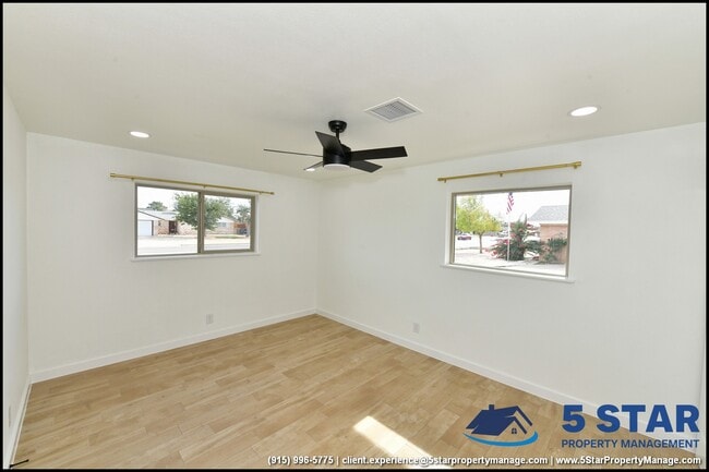 Building Photo - 3217 Wedgewood Dr