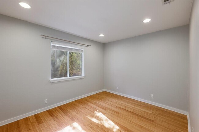 Building Photo - 3601 Menchaca Rd