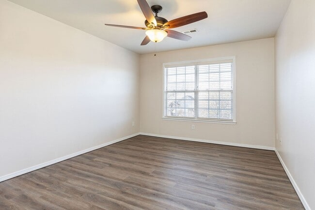 Building Photo - Single-Family Home in Black Oak Estates, Branson