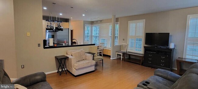Building Photo - 21381 Maidsville Ct