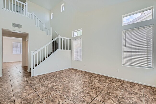 Building Photo - 4726 English Lavender - Gated community! R...