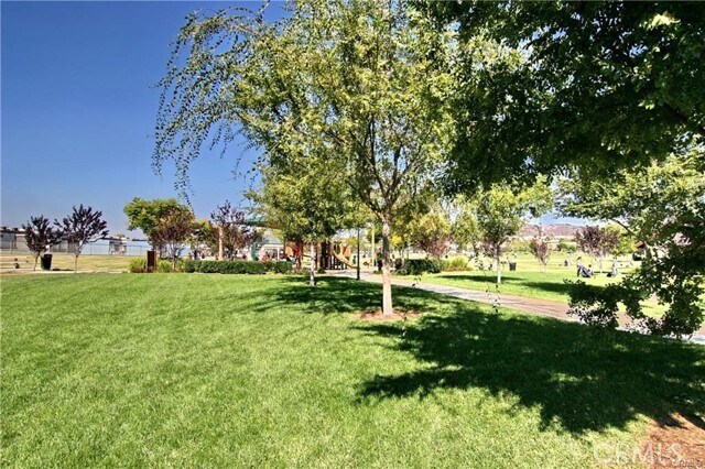 Building Photo - 12 Vinca Ct