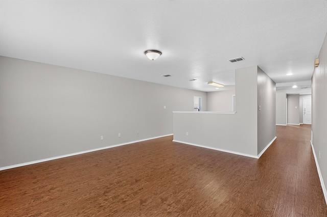 Building Photo - 407 Eisenhower Ln