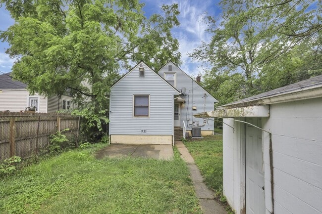 Building Photo - 1275 E Weber Rd