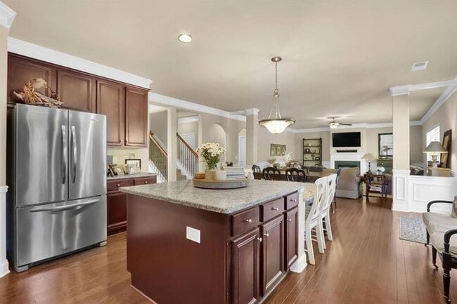 Building Photo - 4960 Wilshire Crossing