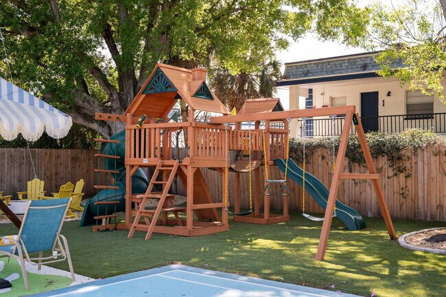 Building Photo - 84 21st Terrace SE