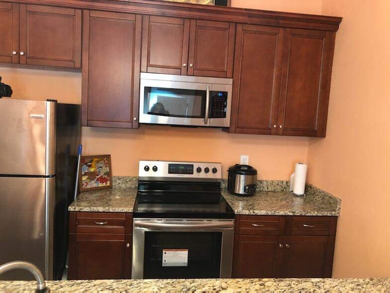Kitchen - 2733 Amelia St