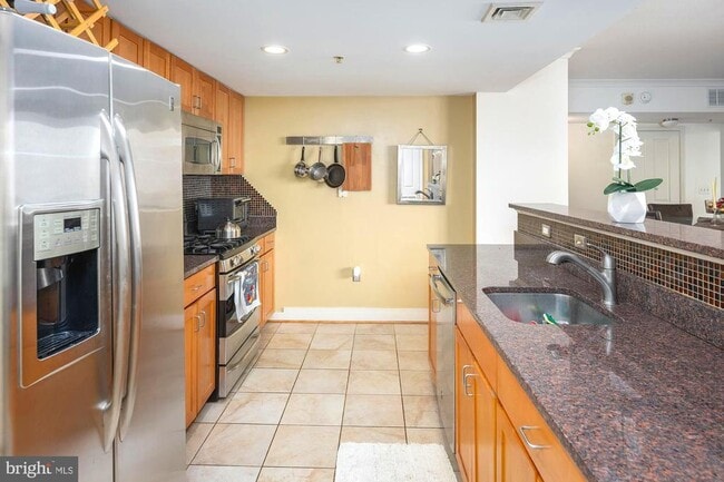 Building Photo - 414 Water St