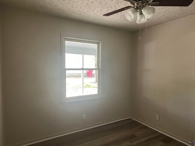 Building Photo - 1169 Sandy Beach Dr