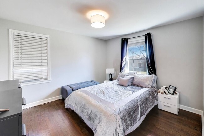 Building Photo - 4138 N Olcott Ave