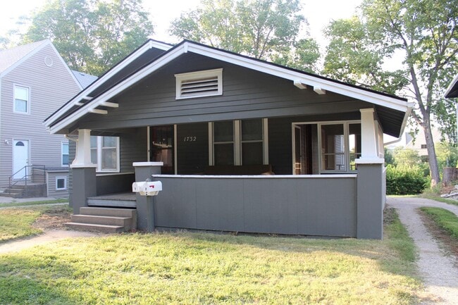 Primary Photo - 1732 Laramie St