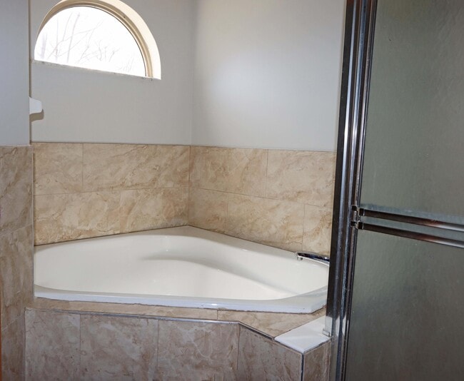 Building Photo - 1417 Wild Oats Dr