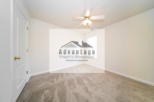 Building Photo - 1860 Neighborhood Walk