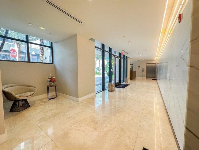 Building Photo - 2101 S Surf Rd