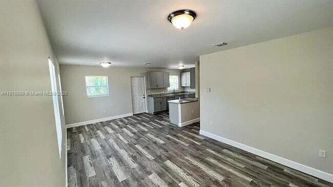 Building Photo - 1701 NW 13th Ct