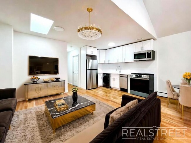 Primary Photo - 3 bedroom in BROOKLYN NY 11233