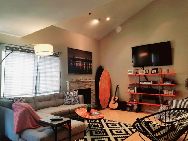 Building Photo - 543 Victoria St