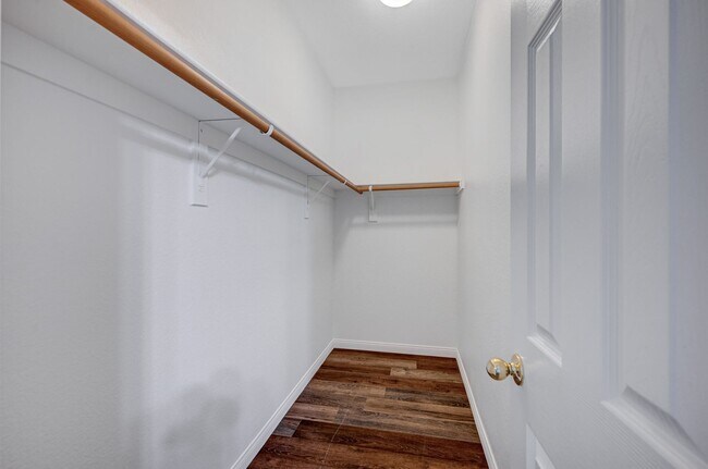Building Photo - Three Bedroom Home in Spring Mountain Ranch