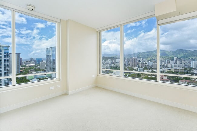 Building Photo - 1009 Kapiolani Blvd