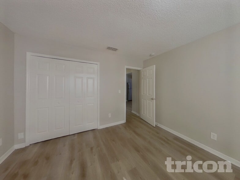 Building Photo - 4930 44th Ave N