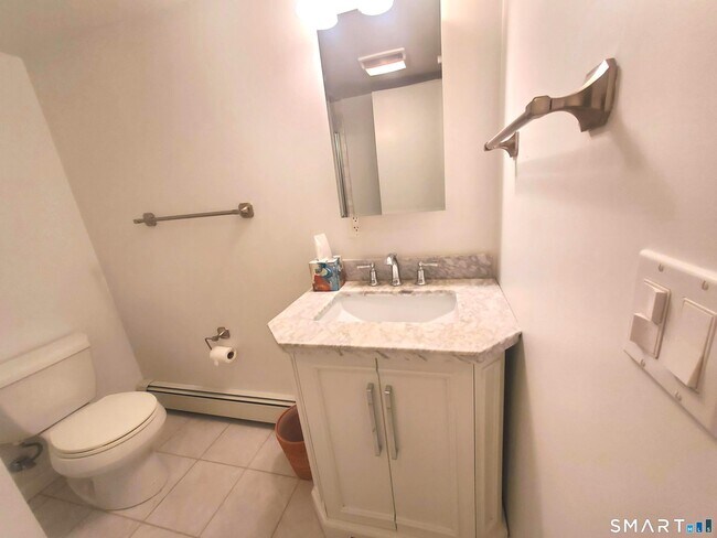 Building Photo - 42 County St