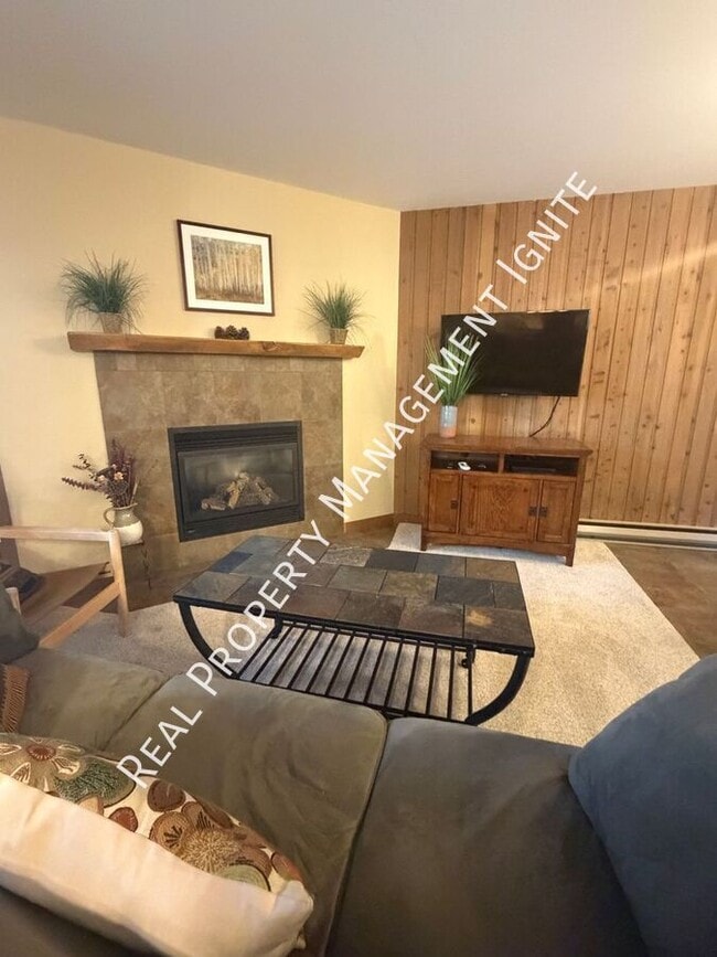 Building Photo - 19717 SW Mount Bachelor Dr