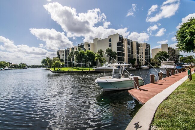 Building Photo - 20 Royal Palm Way