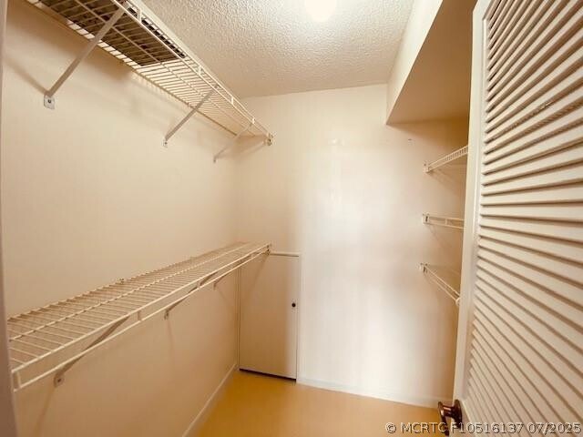 Building Photo - 9420 S Hollybrook Lake Dr