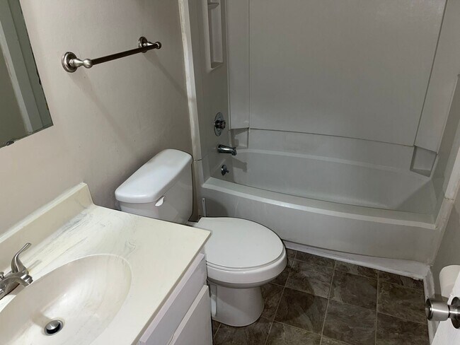 Building Photo - Charming Two Bedroom Condo Off Sharon Amity!