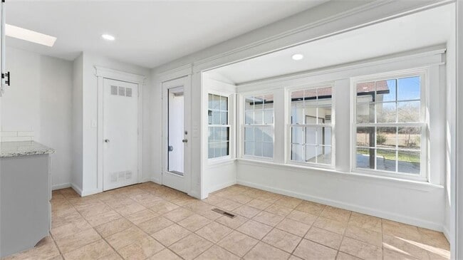 Building Photo - 5748 N Graham Rd